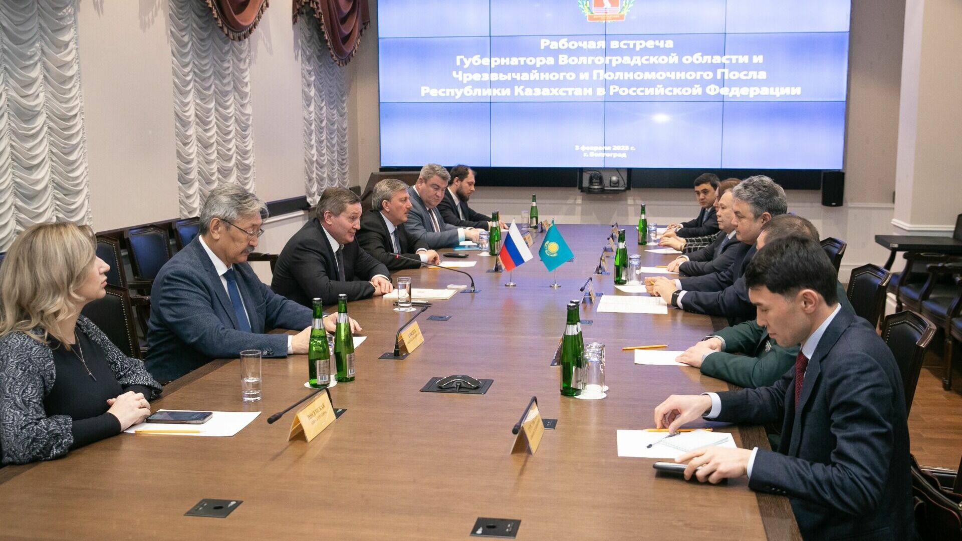 Андрей Бочаров встретился с послом Казахстана в Волгограде