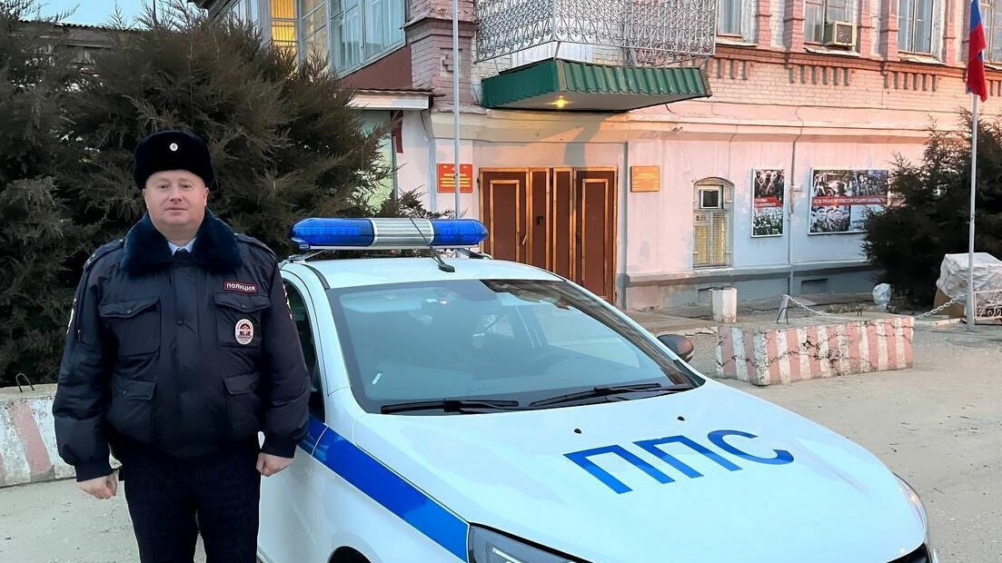 Полицейский сохранил пенсионеру полмиллиона рублей под Волгоградом