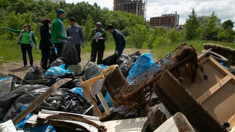 11 тысяч волгоградцев вывезли сотни тонн мусора на общегородском субботнике