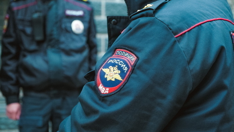 Бывшие полицейские из Волгограда продавали персональные данные людей