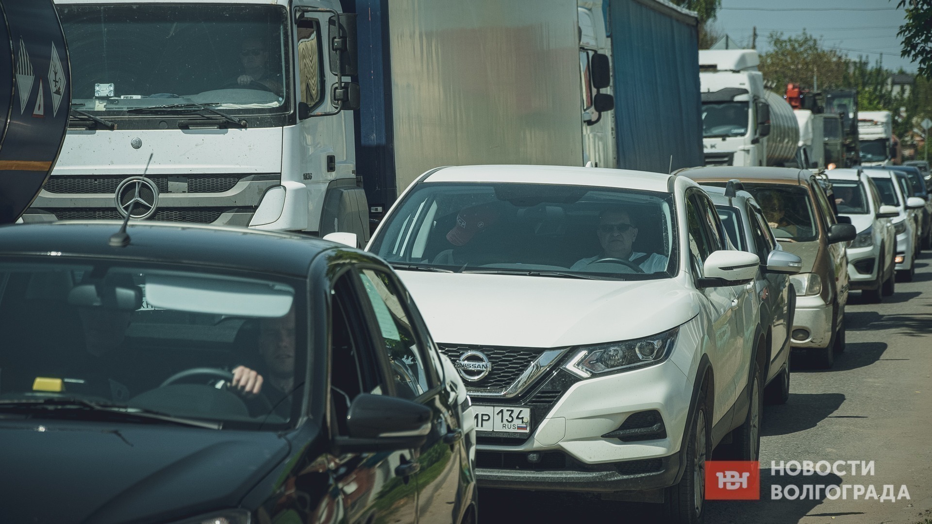 Пробки из-за ДТП затруднили движение в Волгограде