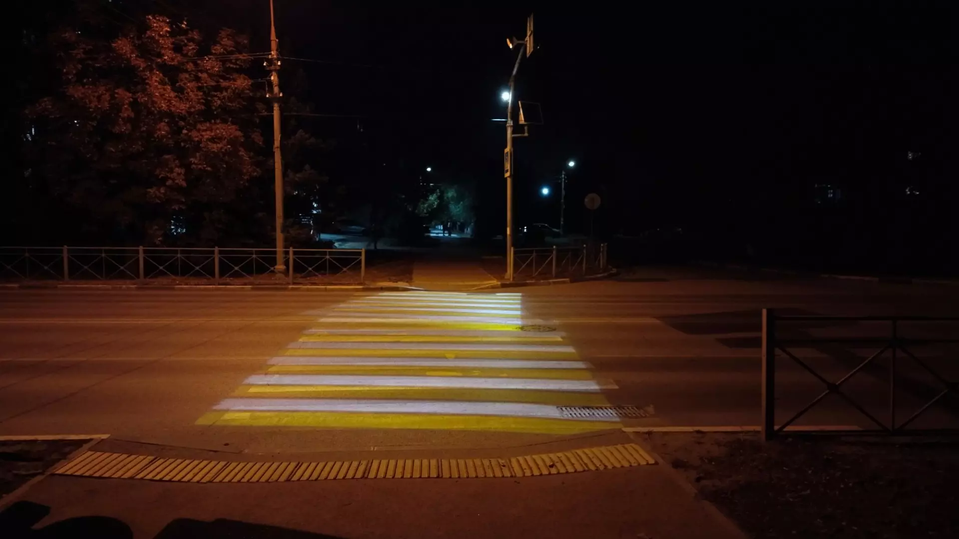 «Светящиеся» пешеходные переходы таят опасность для волгоградцев