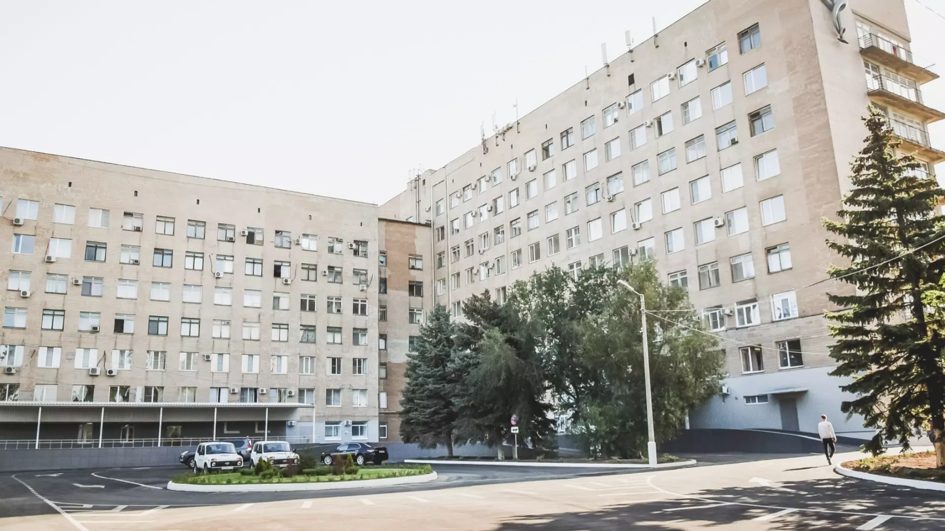 Больница Фишера в Волжском пригласила Батрутдинова в гости после скандала