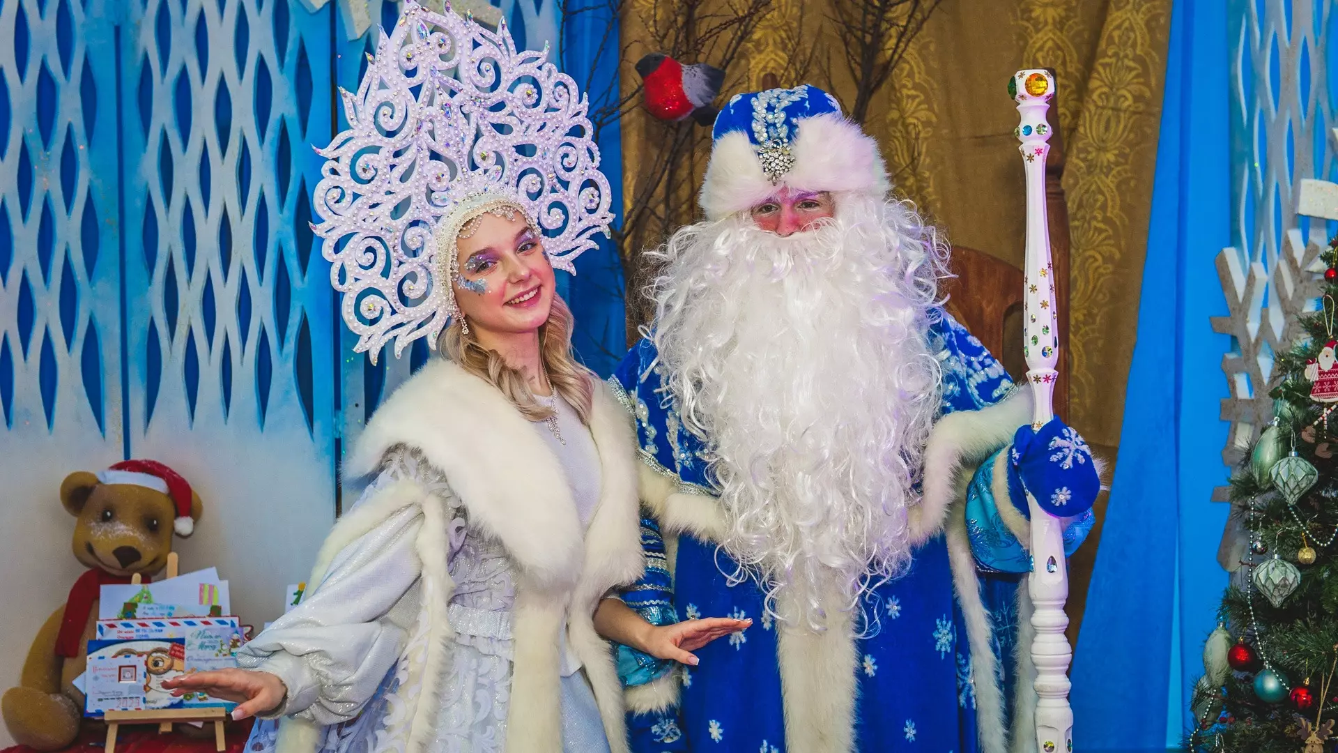 Поздравление Деда Мороза и Снегурочки стоит в среднем 2 000 рублей