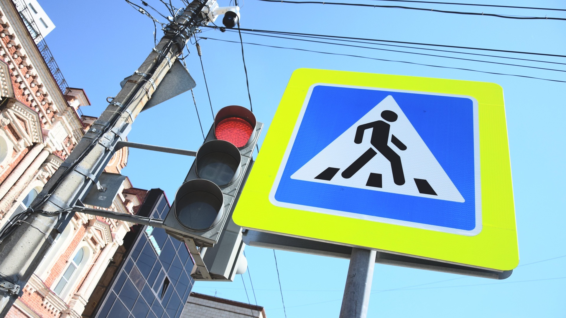 Пешеходные переходы нового поколения сделали в Волгоградской области