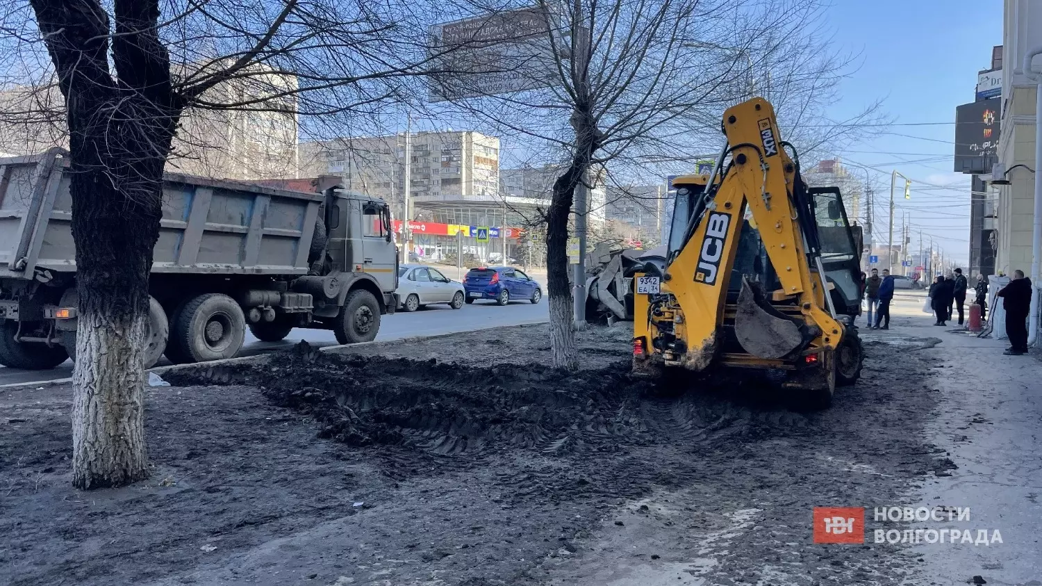 Бетономешалка перевернулась в центре Волгограда