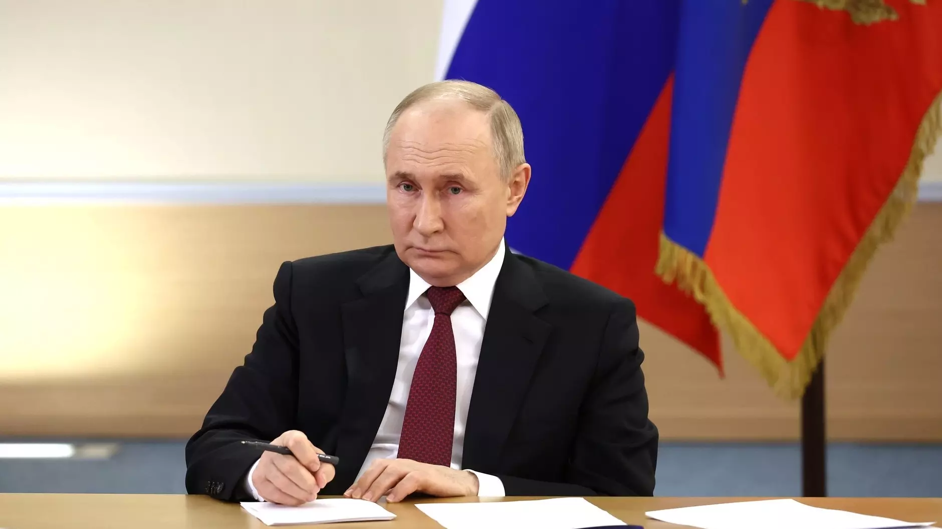 Владимир Путин заслушает доклад волгоградского губернатора Андрея Бочарова