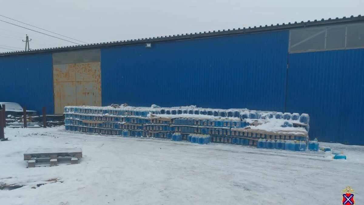 50 тысяч литров опасной «незамерзайки» изъяли в Волгограде