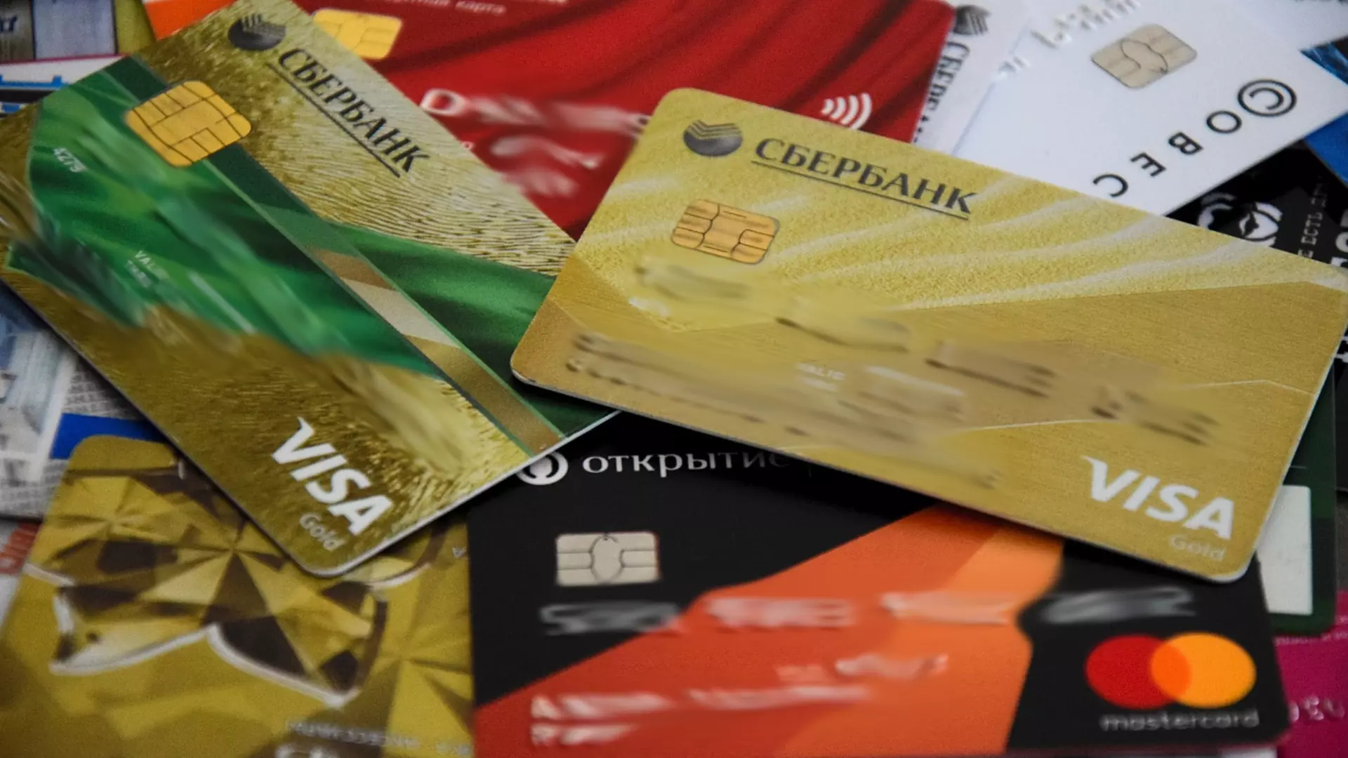 Волгоградцев ждут сложности с банковскими картами в Казахстане