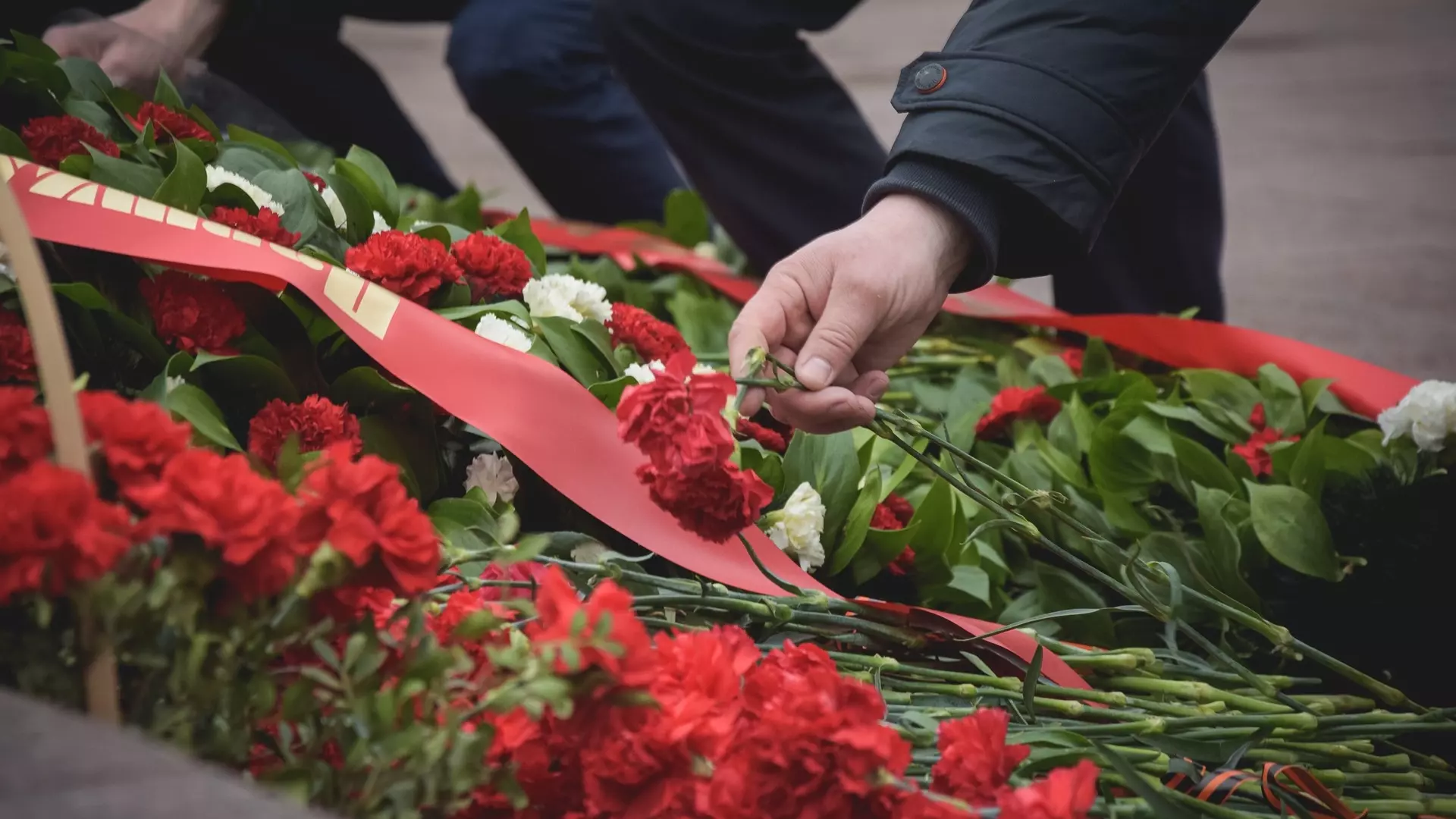 Ничто не забыто: волгоградские нефтяники воздали почести защитникам Сталинграда
