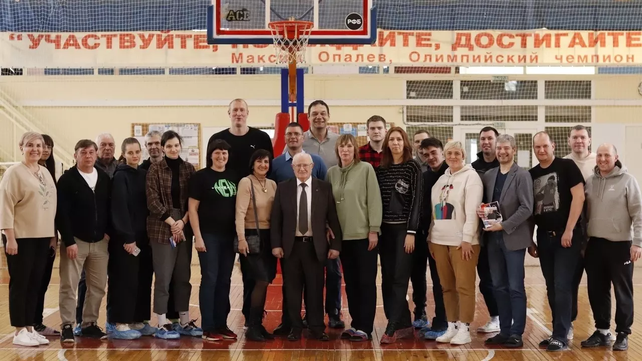Знаменитый баскетбольный тренер Гомельский посетил Волгоград
