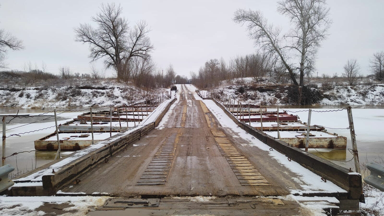 Мост демонтируют из-за грядущего паводка в Волгоградской области