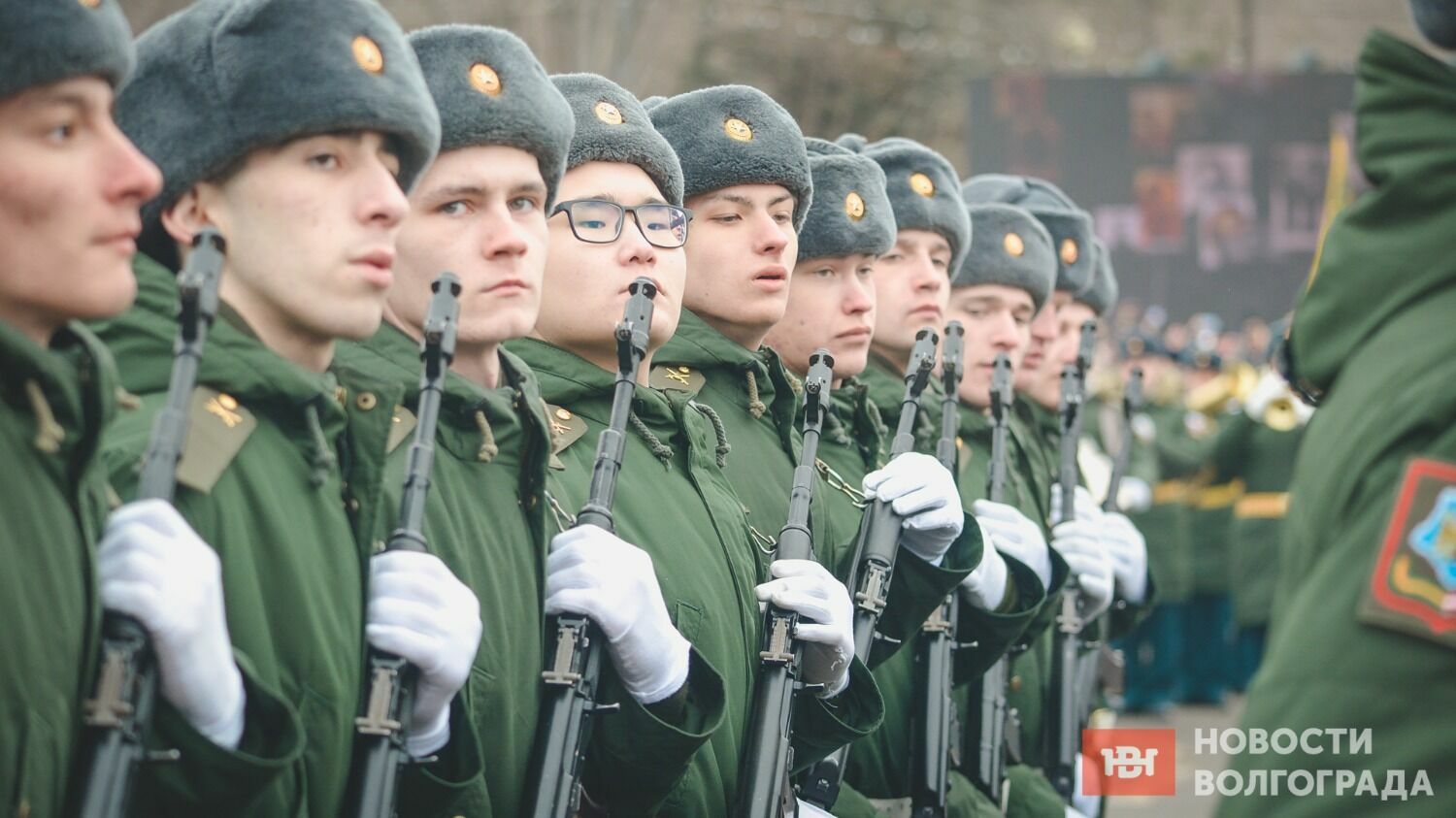 По площади Павших Борцов в Волгограде прошли порядка 1,6 тысячи человек