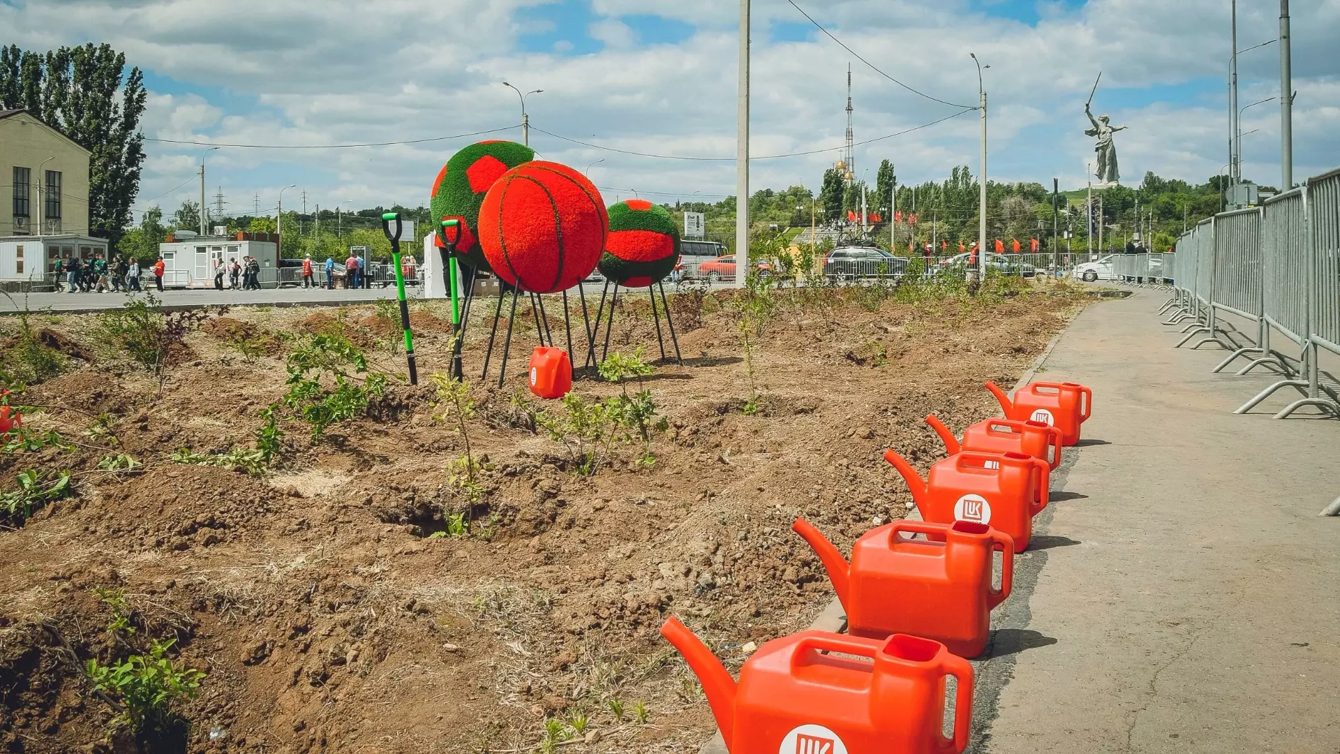 Нефтяники провели в Волгограде первый фиджитал эко-забег