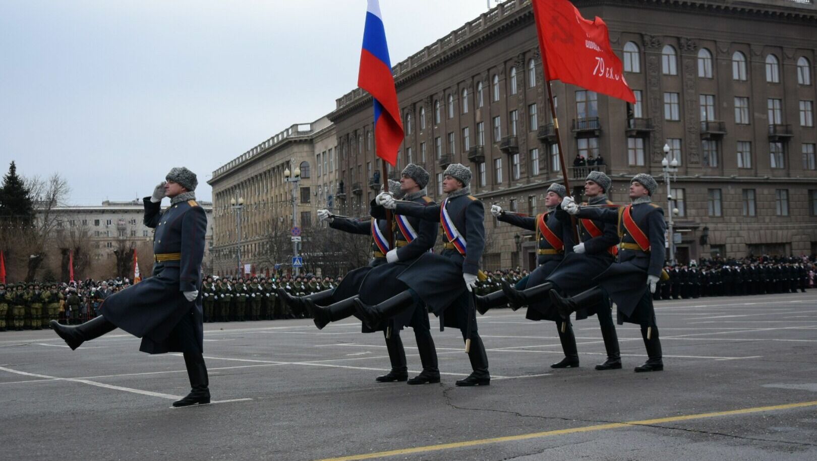 Репетиция парада в честь 80-летия Сталинградской победы прошла в Волгограде