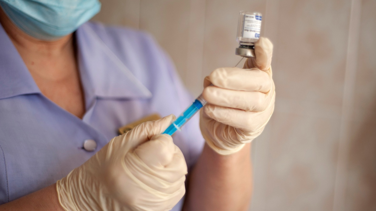 Волгоградские медики получат премию за выполнение плана по вакцинации
