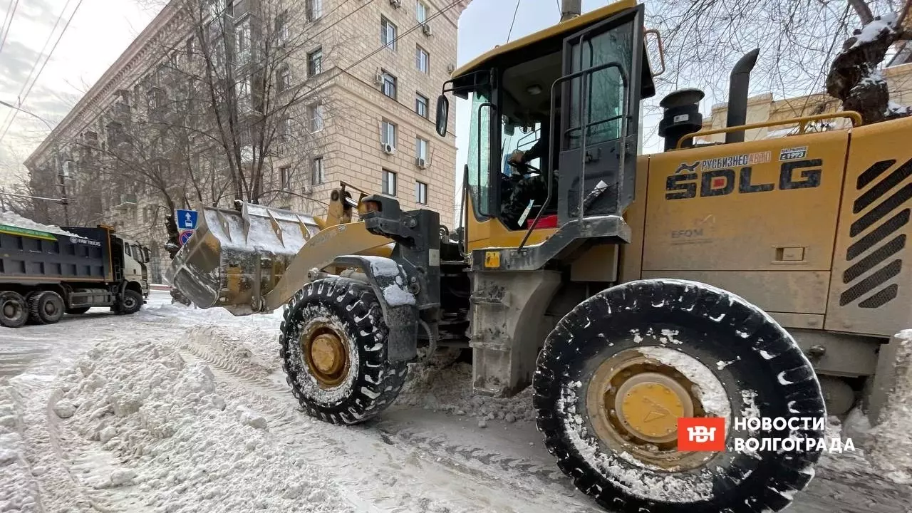 С улиц Волгограда вывезли 3 500 кубометров снега