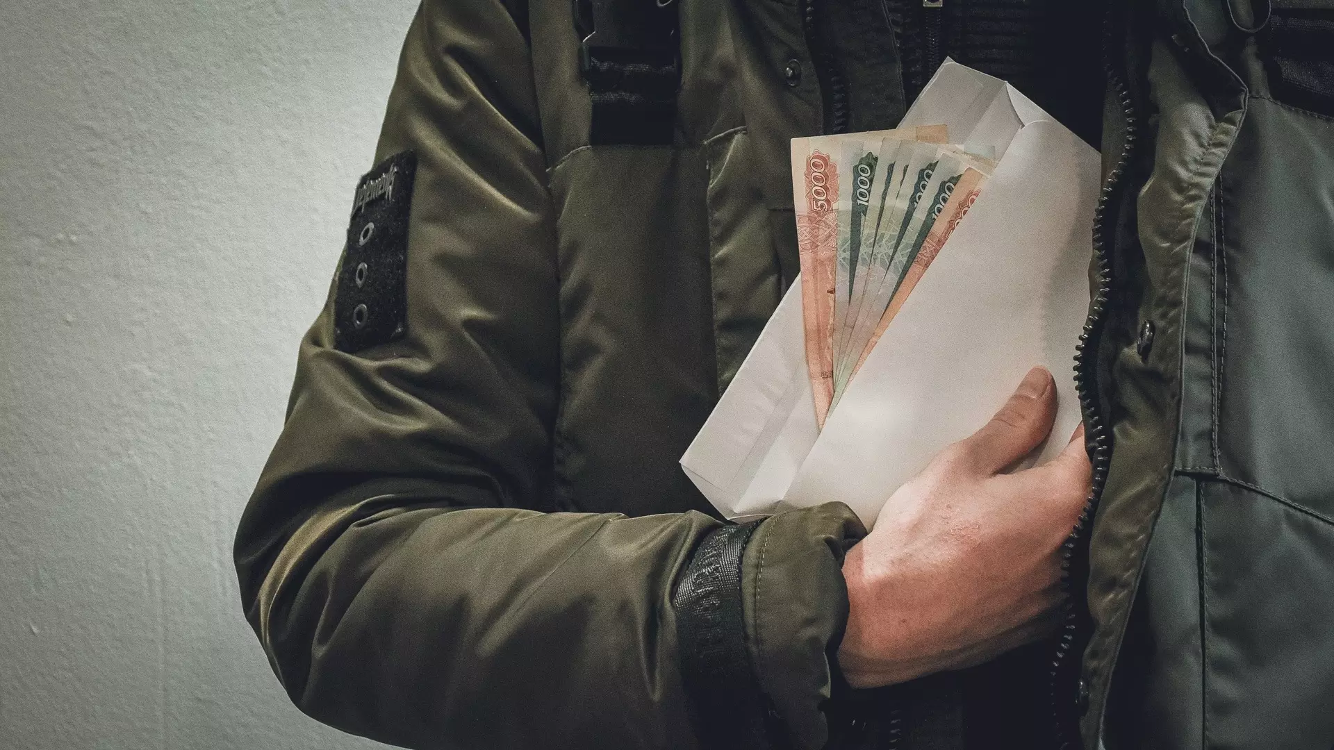 Волгоградским слесарям обещают зарплату в 178 тысяч рублей
