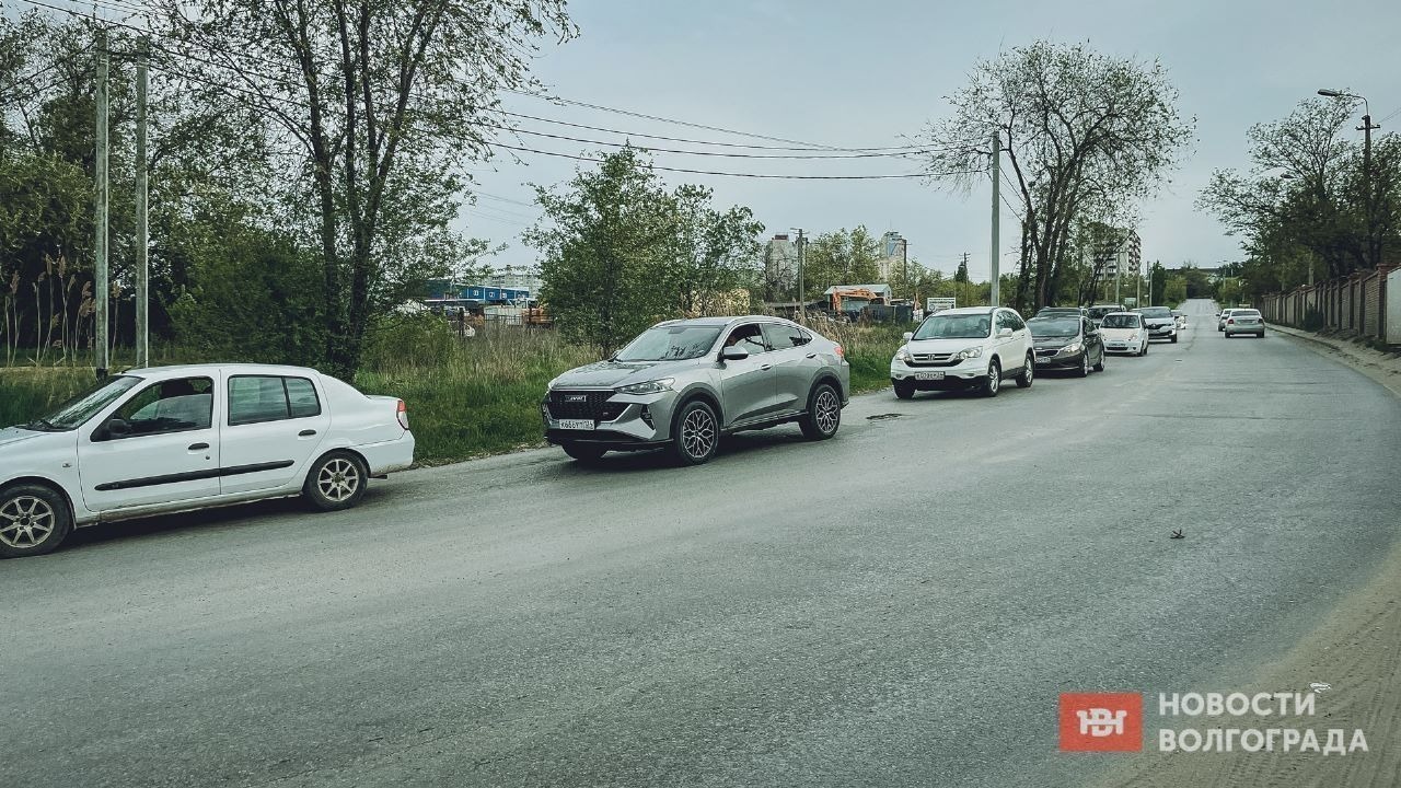 Пробки сковали движение на дорогах Волгограда