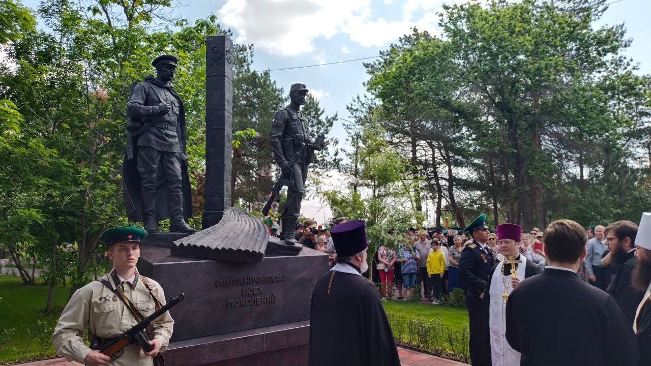 Памятник пограничникам всех поколений в Волгограде