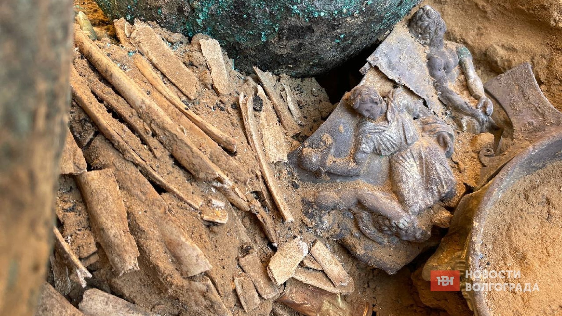 Горы золота и шулюм из коня: что обнаружили в захоронении сарматов под Волгоградом