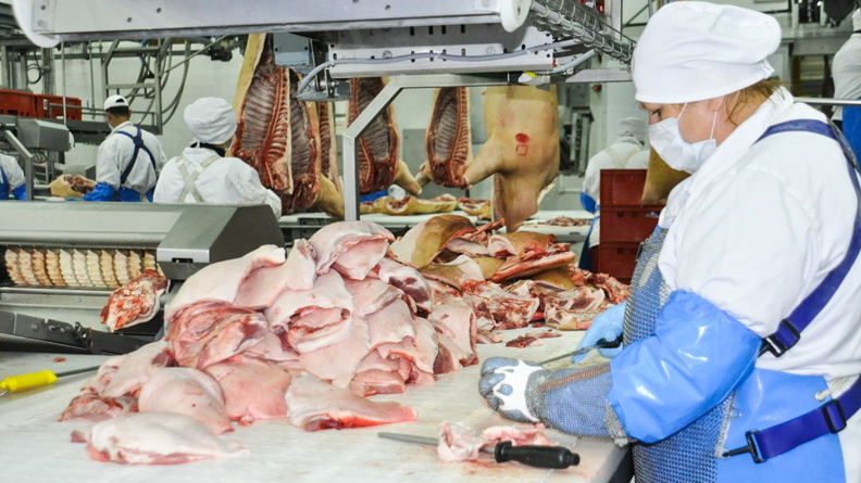 Падение цен на свинину прогнозирует волгоградский фермер Прошаков
