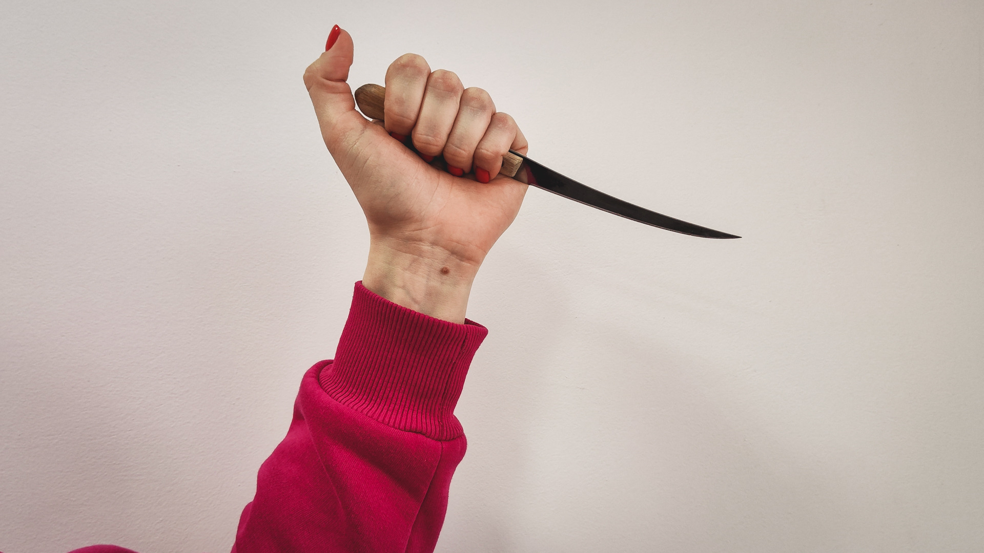Сожительница всадила нож в 32-летнего жителя Ленинска