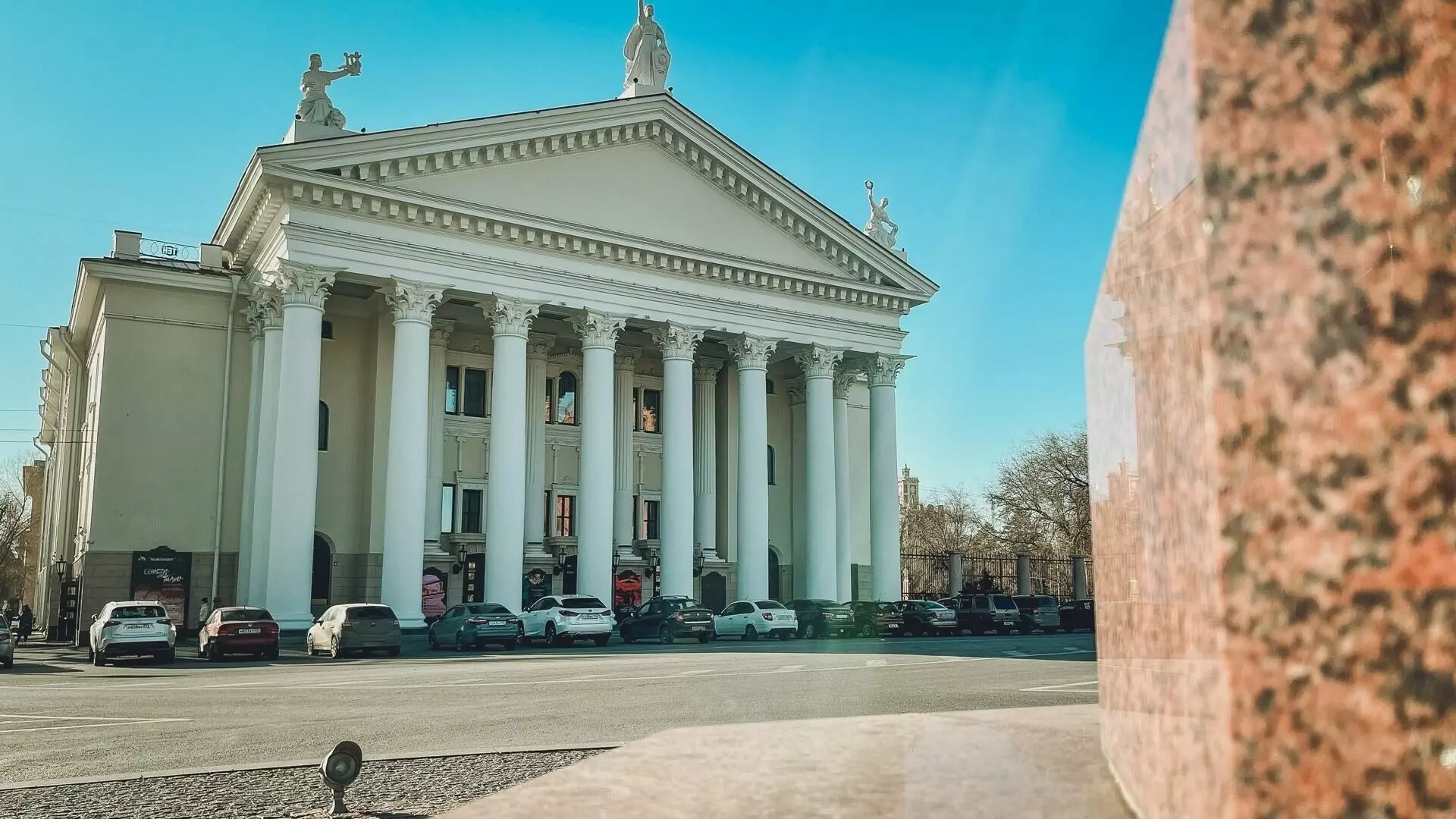 Роспись потолков и лепнину восстановят в НЭТе Волгограда