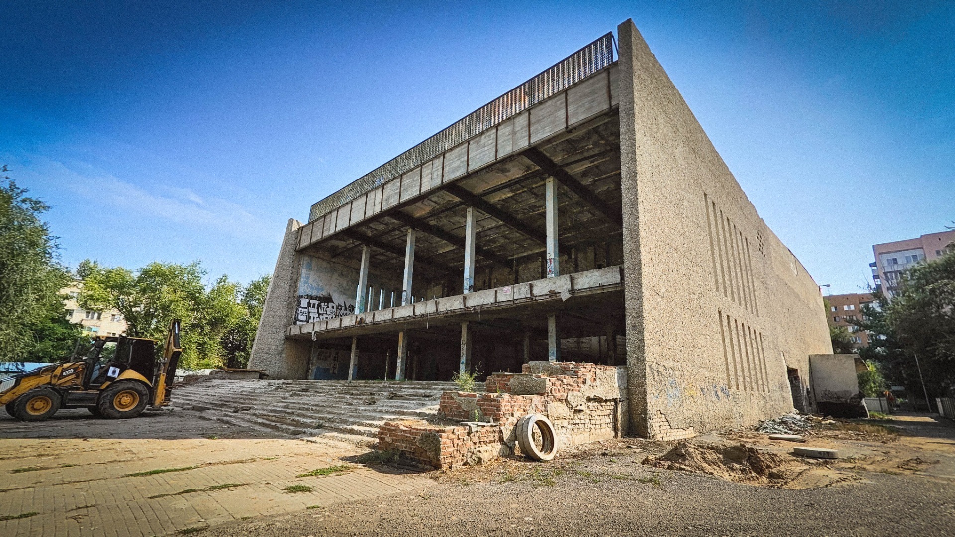 Руине кинотеатра "Юбилейный" обещают вернуть первозданный облик