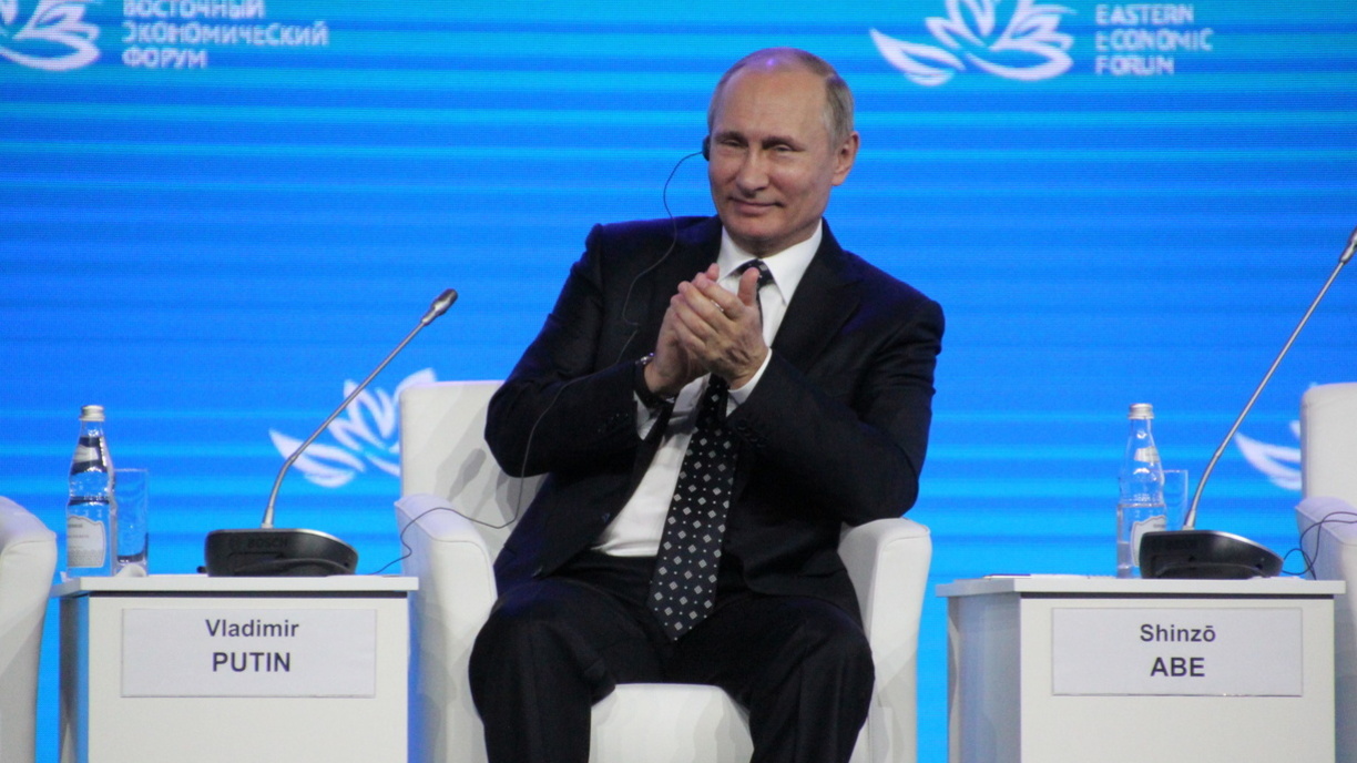 Владимир Путин поддержал идею сделать 31 декабря выходным днем во всех регионах