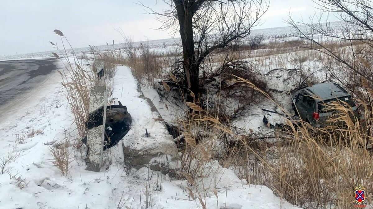 Водитель внедорожника погиб после падения в оросительный канал под Волгоградом