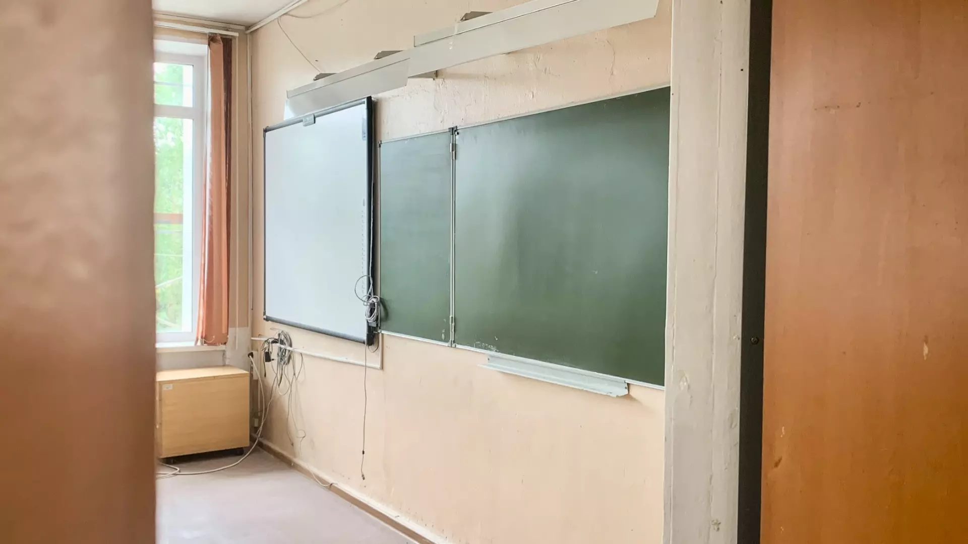 Что известно об эвакуации школ в Волжском