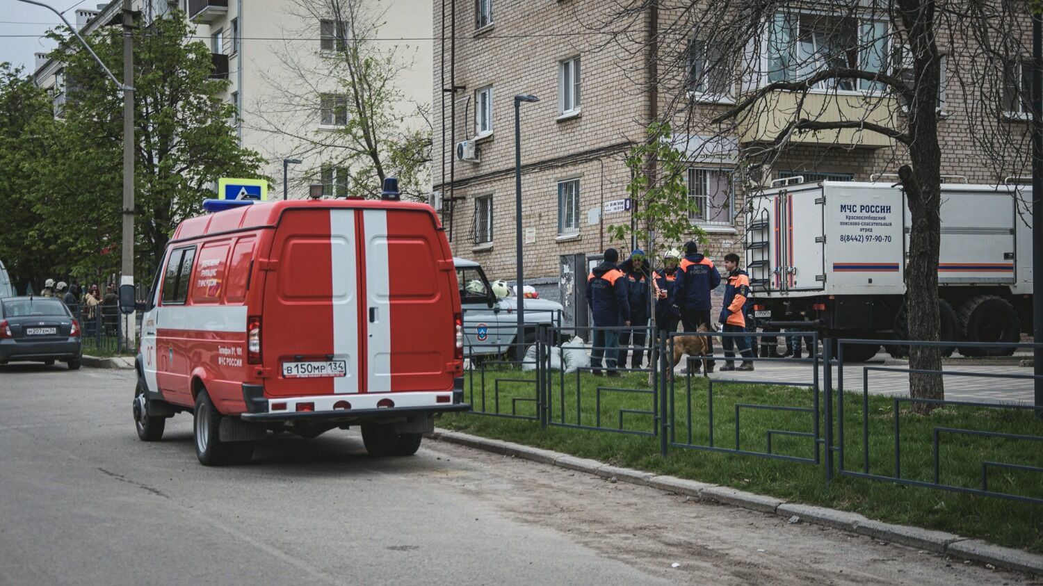 Срочные новости 23. Дом взорвался. Титова 9 Волгоград взрыв. Фото взрыв газа в Волгограде.