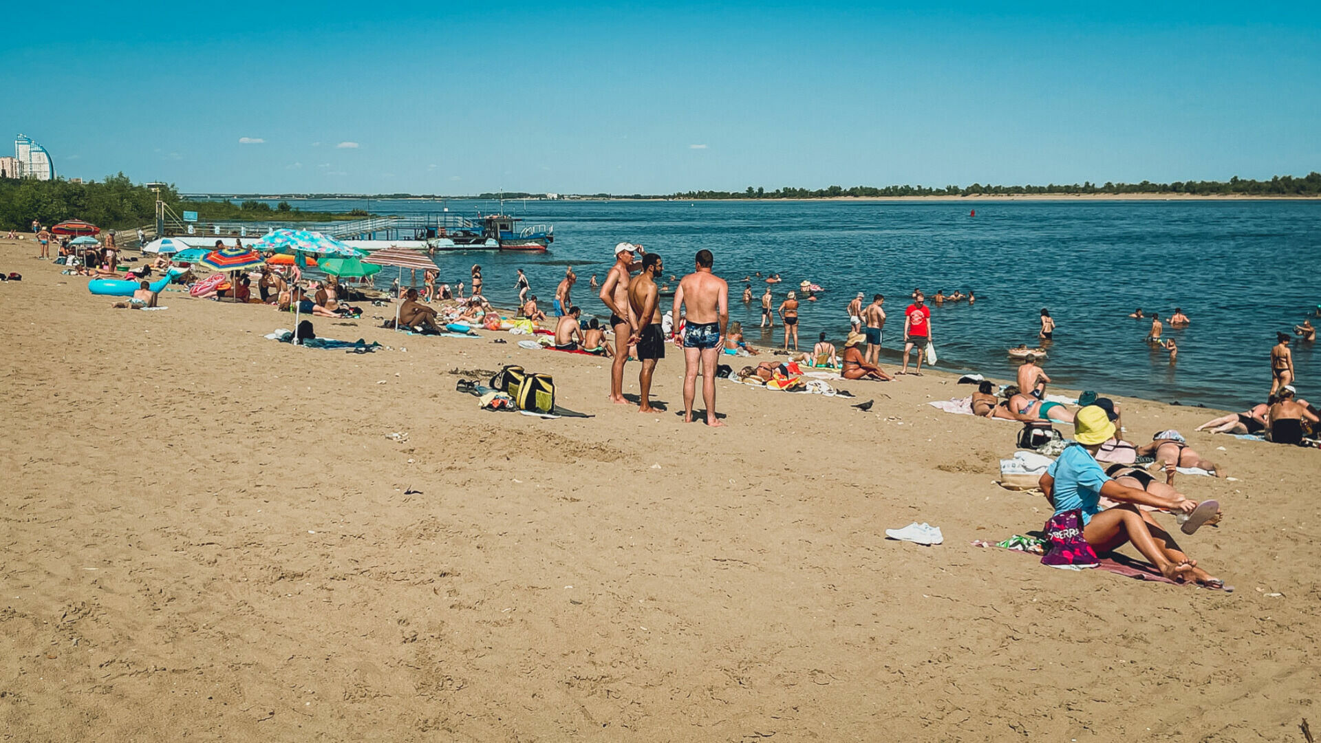 Андрей Бочаров потребовал своевременно подготовить пляжи в Волгограде