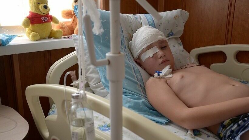 Владик получил серьезную черепно-мозговую травму во время обстрела Горловки в 2015 году, ребёнка спасли нейрохирурги ДокТМО.