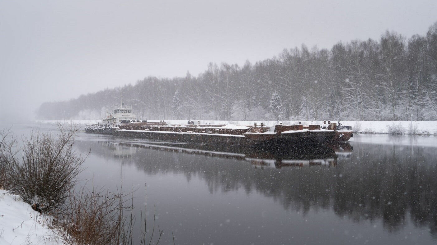 Затонувшая баржа навредила на 35 млн водохранилищу в Волгоградской области