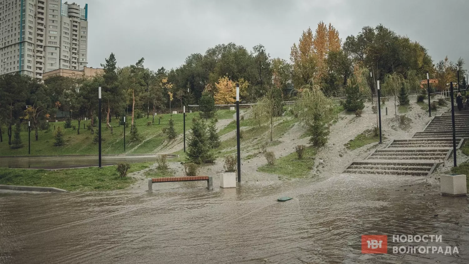 Ровно год назад пойму реки Царицы в Волгограде заливало фекалиями