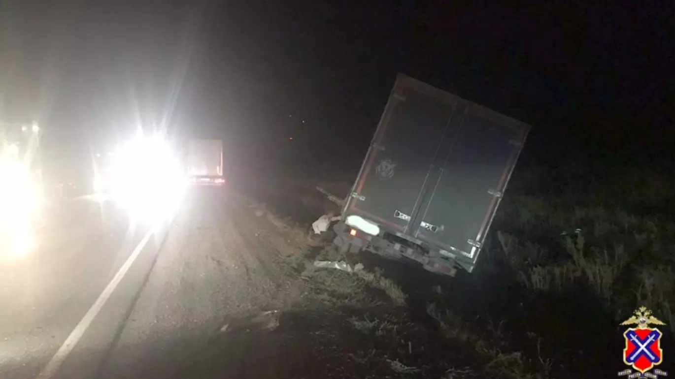 Водитель легковушки погиб в жутком ДТП в Волгограде