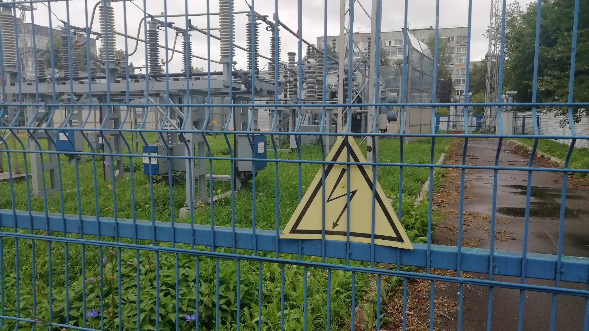 Шум от трансформаторов замучил жителей Дзержинского района