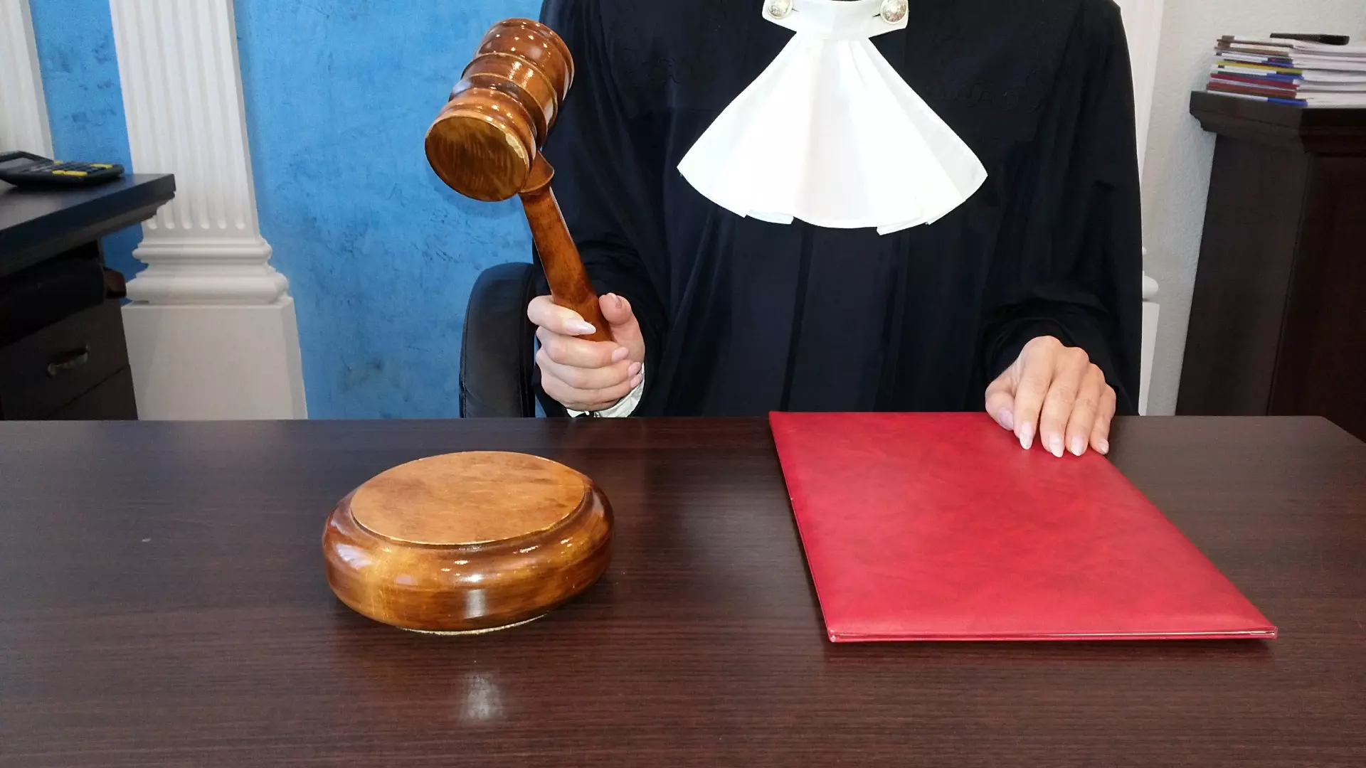 В Дзержинский районный суд назанчили двух судей