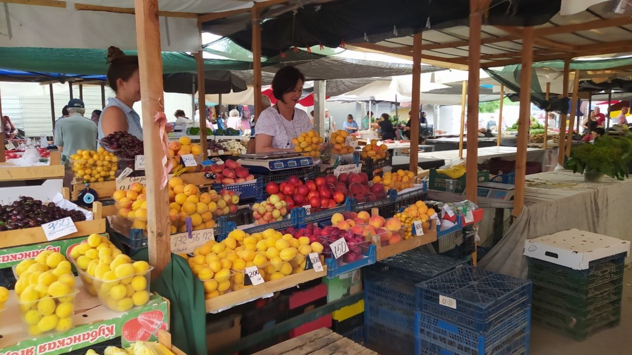 Овощи и фрукты на рынках дешевле, чем в магазинах