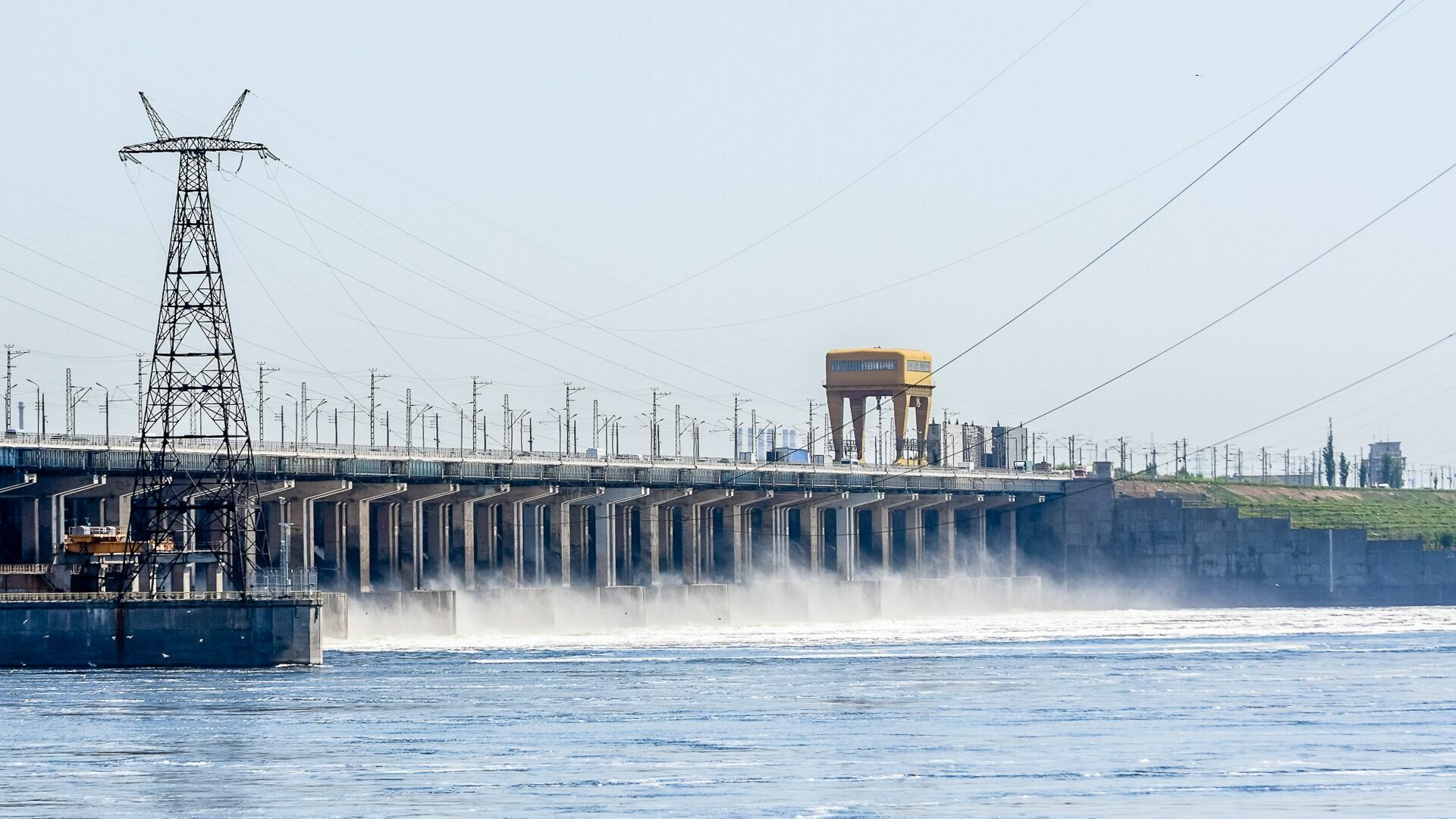 Волжской ГЭС разрешили наращивать сбросы воды до максимума