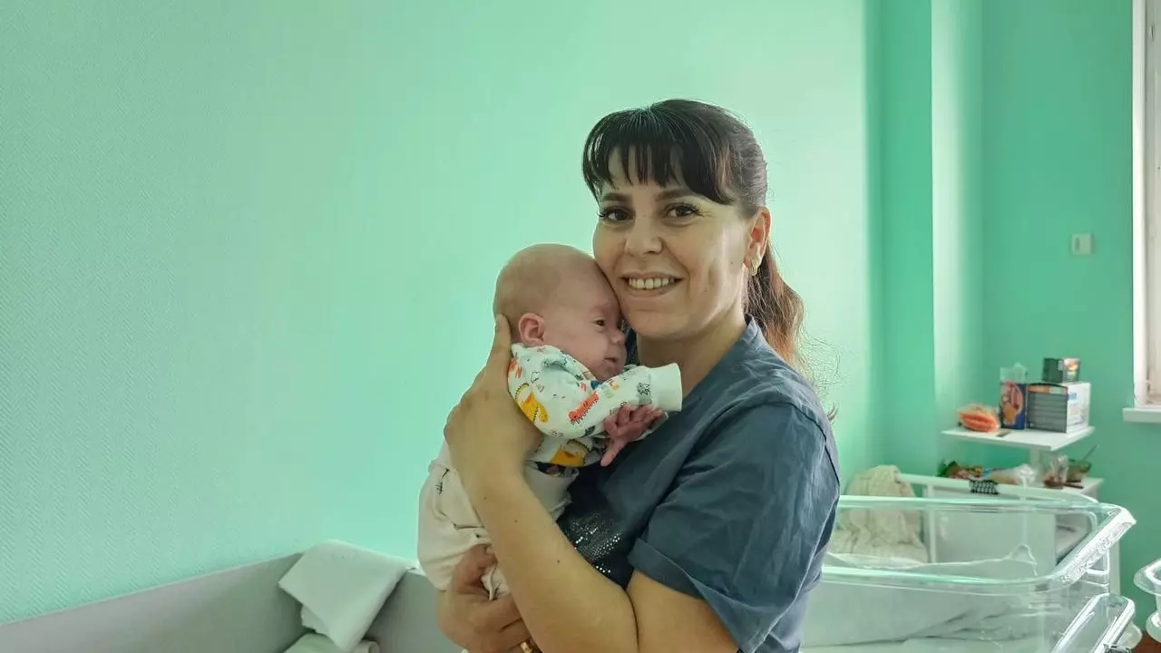 Врачи спасли новорожденную весом 700 граммов в Волгограде