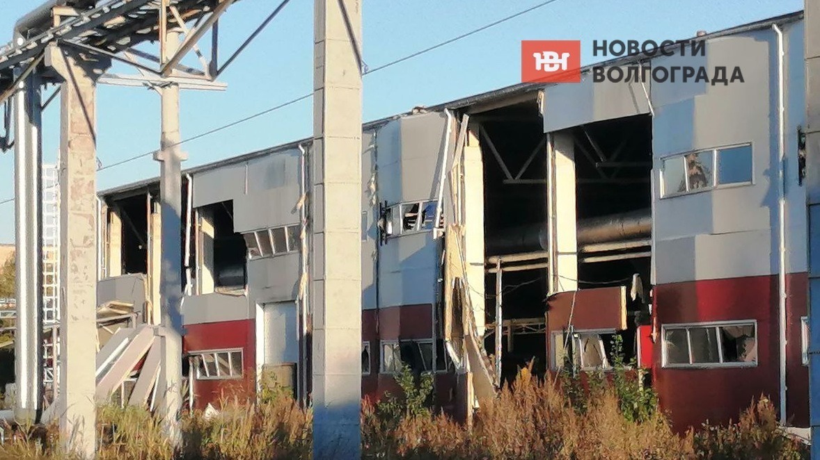 Родные плачут у забора: репортаж с места взрыва на заводе радиаторов в Волгограде