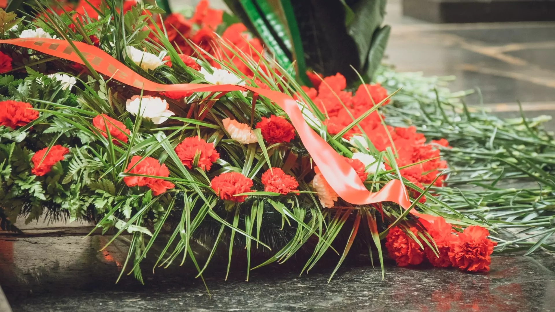 Героически погибшим бойцам СВО установят памятные доски на школе в Волгограде 
