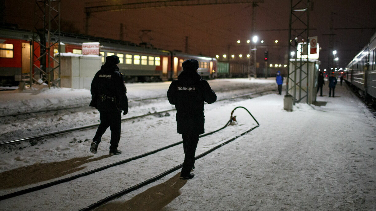 Грузовой поезд задавил 40-летнего мужчину в Волгоградской области