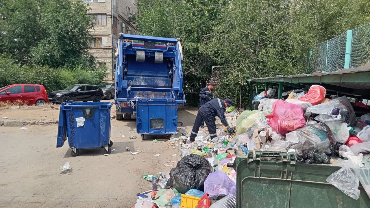Мусор в Волгограде вывозят под контролем администрации