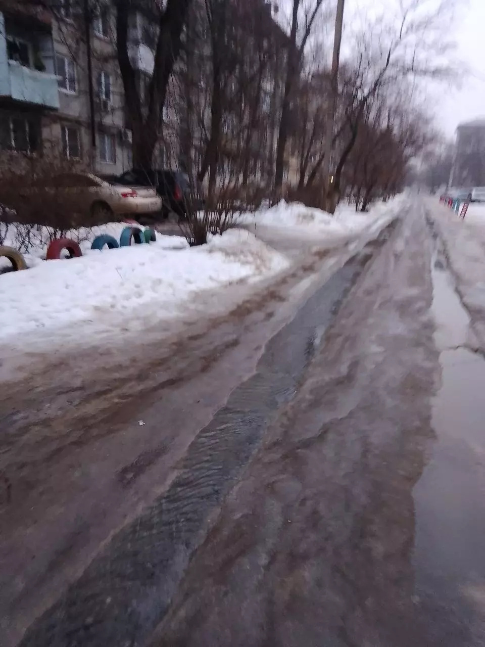 Жители Тракторозаводского района Волгограда жалуются на уборку снега 