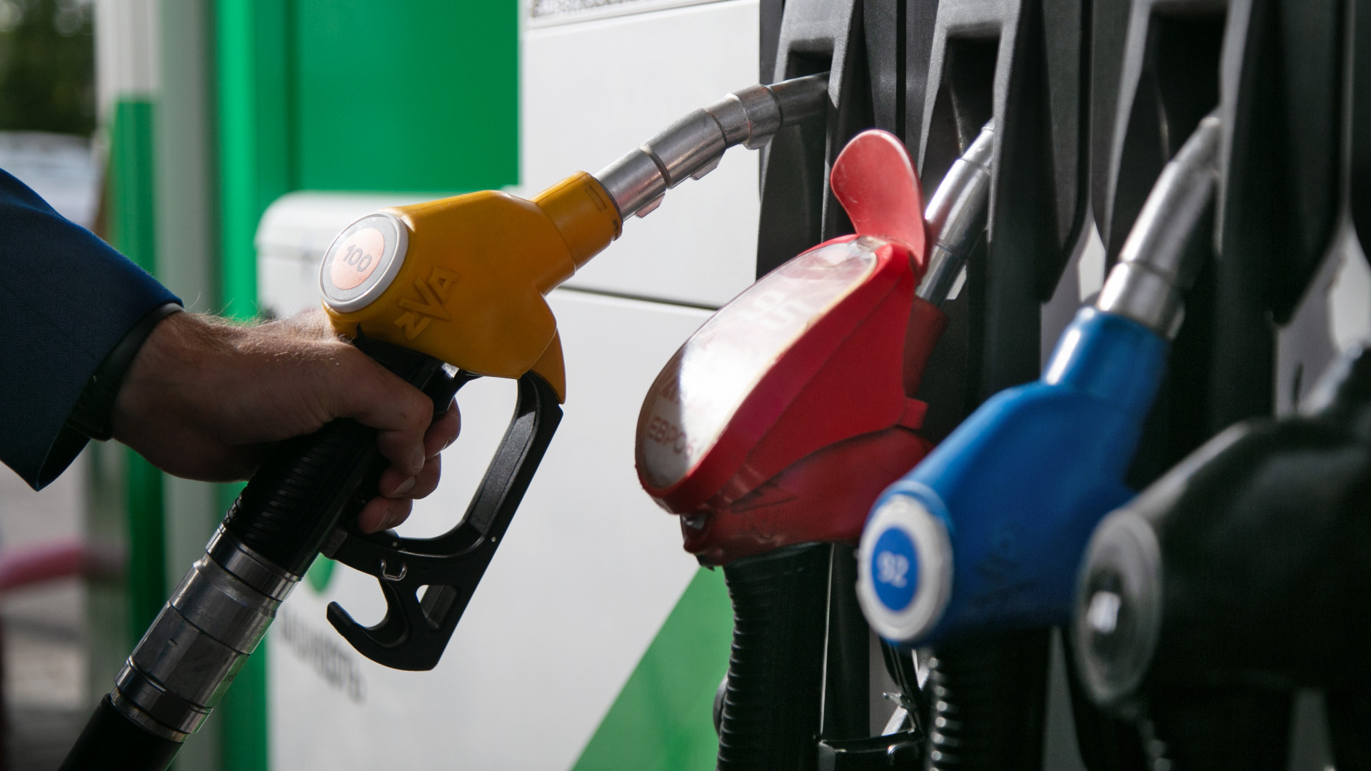 Новый скачок цен на бензин произошел в Волгограде