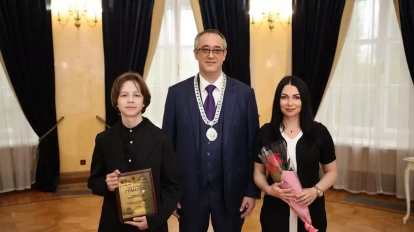 Как наградили 14-летнего гардеробщика из Волгограда за эвакуацию людей из «Крокуса» во время теракта